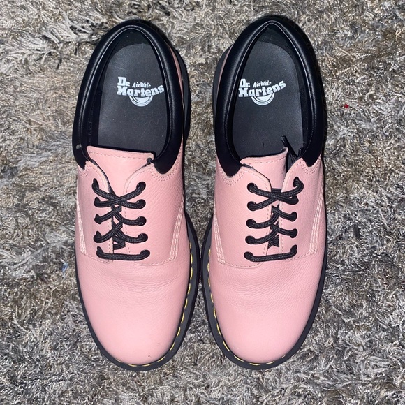 HARDLY WORN WOMEN’S PINK DR. MARTENS SIZE 11 IN EXCELLENT CONDITION - Picture 2 of 9